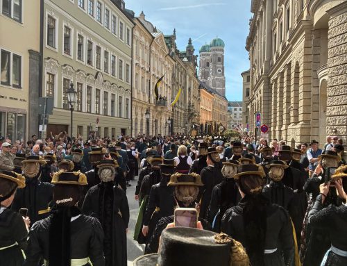 Trachten-und Schützenumzug in Minga